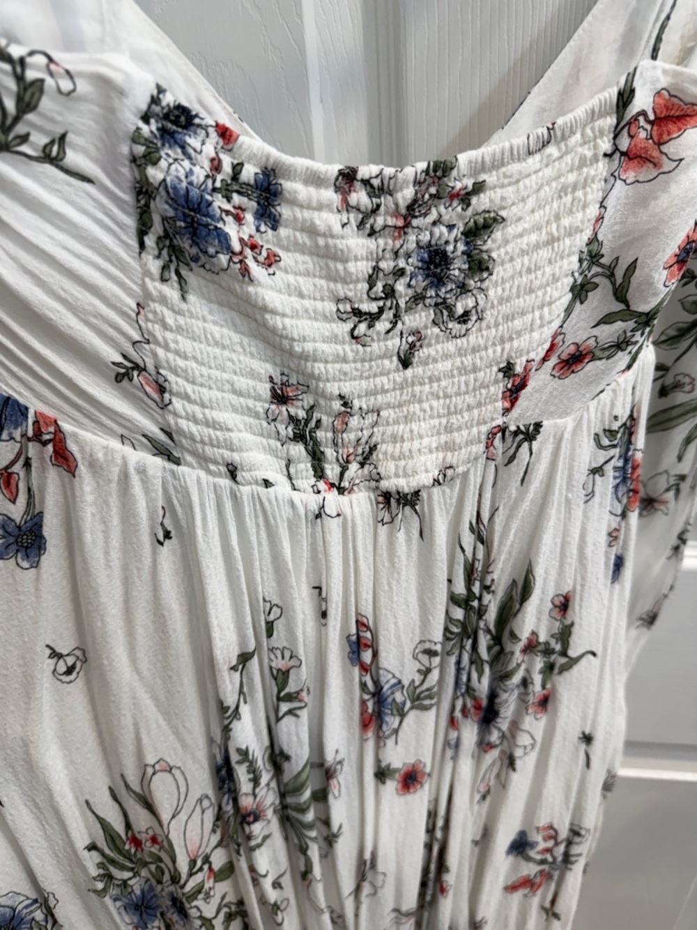 Lulu’s White Floral Maxi Dress with criss cross Tie Waist - Picture 6 of 8